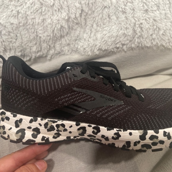 Brooks revel size 7.5 - Picture 4 of 4